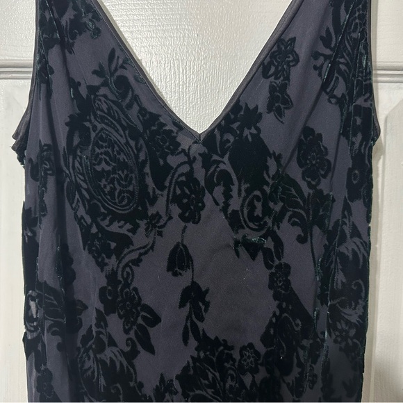 Tahari dress black and green velvet size unknown fits small - Picture 3 of 11